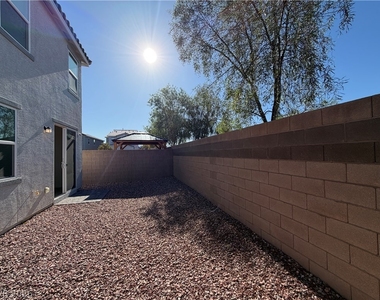 7056 Dandelion Park Avenue - Photo Thumbnail 16