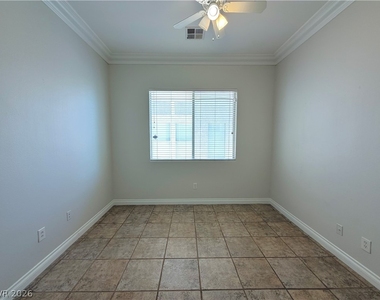 322 Turtle Peak Avenue - Photo Thumbnail 4