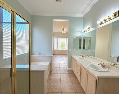 322 Turtle Peak Avenue - Photo Thumbnail 31