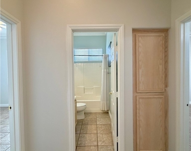 322 Turtle Peak Avenue - Photo Thumbnail 3