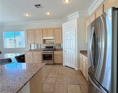 322 Turtle Peak Avenue - Photo Thumbnail 18