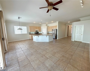 322 Turtle Peak Avenue - Photo Thumbnail 13