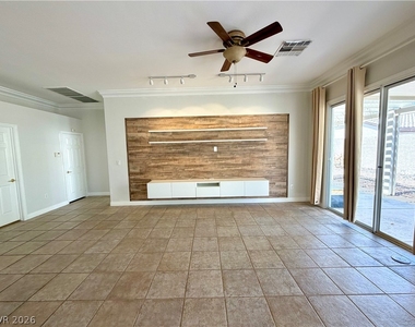 322 Turtle Peak Avenue - Photo Thumbnail 12