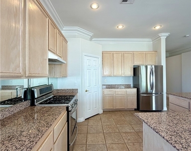 322 Turtle Peak Avenue - Photo Thumbnail 17