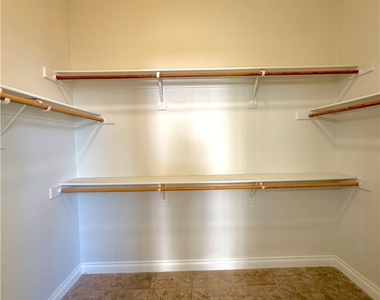 322 Turtle Peak Avenue - Photo Thumbnail 32