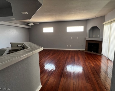 6905 Cobre Azul Avenue - Photo Thumbnail 28