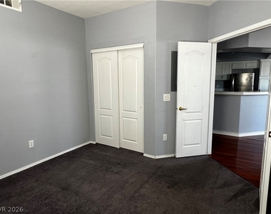 6905 Cobre Azul Avenue - Photo Thumbnail 11