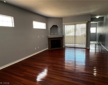 6905 Cobre Azul Avenue - Photo Thumbnail 9