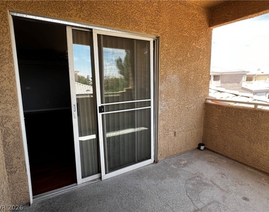 6905 Cobre Azul Avenue - Photo Thumbnail 29