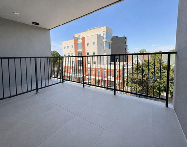 3092 Farragut Road - Photo Thumbnail 4