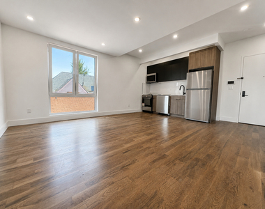3092 Farragut Road - Photo Thumbnail 3