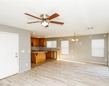 562 Swiss Cottage Avenue - Photo Thumbnail 5