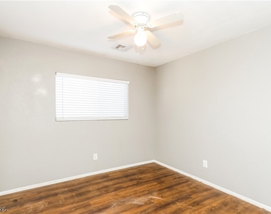 562 Swiss Cottage Avenue - Photo Thumbnail 9