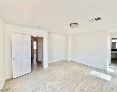 5863 Rose Tiara Drive - Photo Thumbnail 15