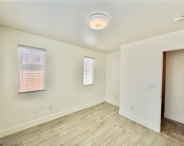 5863 Rose Tiara Drive - Photo Thumbnail 9