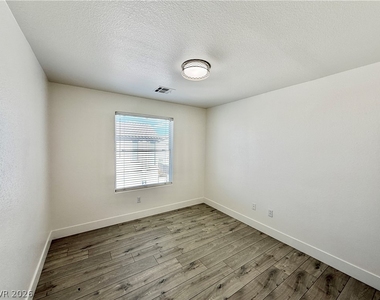 5863 Rose Tiara Drive - Photo Thumbnail 20