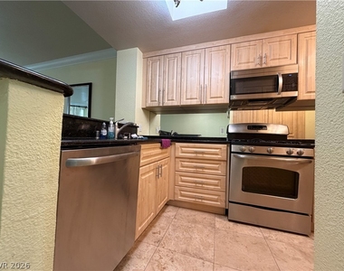 220 E Flamingo Road - Photo Thumbnail 10