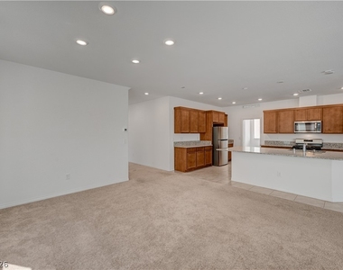 630 Great River Avenue - Photo Thumbnail 12