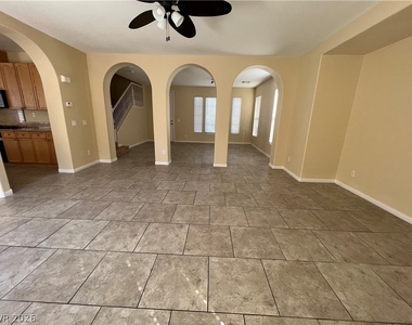 7531 Townsville Avenue - Photo Thumbnail 5
