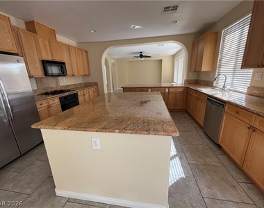 7531 Townsville Avenue - Photo Thumbnail 10
