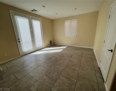 7531 Townsville Avenue - Photo Thumbnail 13