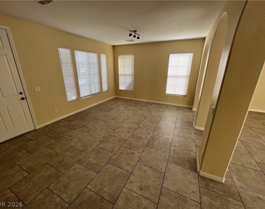 7531 Townsville Avenue - Photo Thumbnail 7