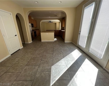 7531 Townsville Avenue - Photo Thumbnail 14
