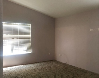 8645 Grand Pine Avenue - Photo Thumbnail 4