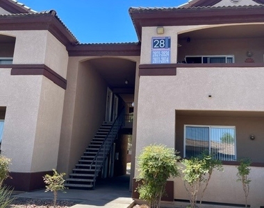 231 W Horizon Ridge Parkway - Photo Thumbnail 16