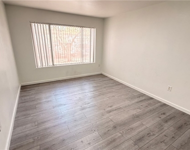5710 E Tropicana Avenue - Photo Thumbnail 14