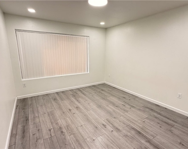 5710 E Tropicana Avenue - Photo Thumbnail 21