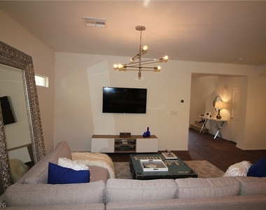 10086 Emerald Edgewater Court - Photo Thumbnail 9
