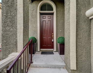 11821 Luna Del Mar Lane - Photo Thumbnail 2