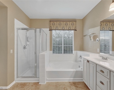 11821 Luna Del Mar Lane - Photo Thumbnail 25