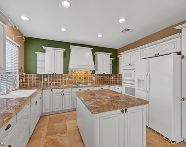 11821 Luna Del Mar Lane - Photo Thumbnail 14