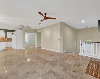 11821 Luna Del Mar Lane - Photo Thumbnail 8