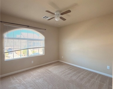 7068 Aspenwood Cellars Court - Photo Thumbnail 8