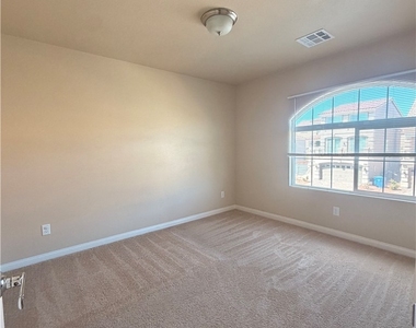 7068 Aspenwood Cellars Court - Photo Thumbnail 9