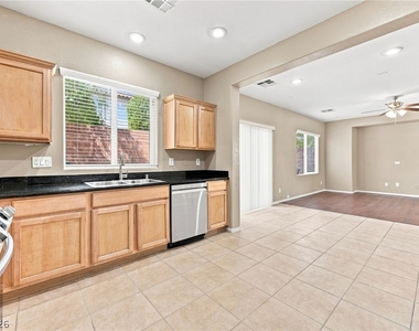11240 Woodland Violet Avenue - Photo Thumbnail 10