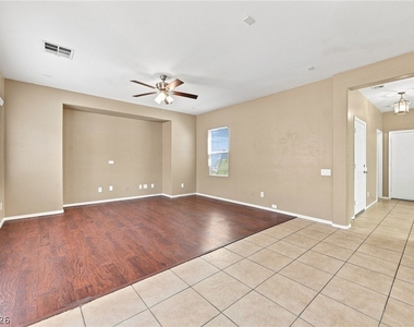 11240 Woodland Violet Avenue - Photo Thumbnail 7