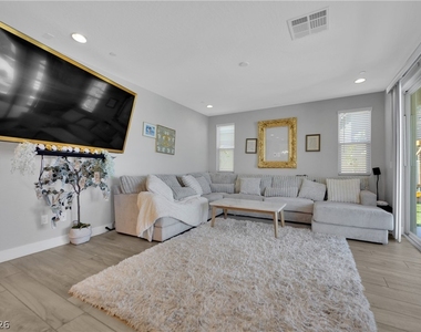 2252 Bird Of Prey Street - Photo Thumbnail 3