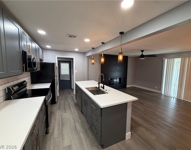 2021 Santa Clara Drive - Photo Thumbnail 5