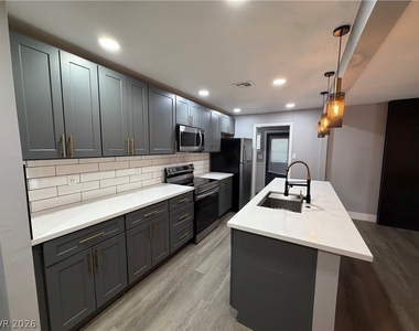 2021 Santa Clara Drive - Photo Thumbnail 23