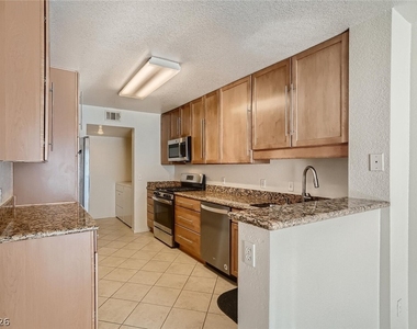 7700 Almeria Avenue - Photo Thumbnail 8