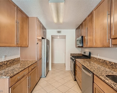 7700 Almeria Avenue - Photo Thumbnail 10