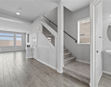9680 Monarch Grove Street - Photo Thumbnail 17