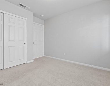 9680 Monarch Grove Street - Photo Thumbnail 7