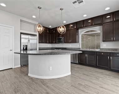 9680 Monarch Grove Street - Photo Thumbnail 14