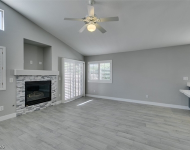 2744 Summerchase Lane - Photo Thumbnail 17