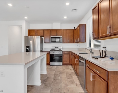 5772 Avondale Rise Way - Photo Thumbnail 10